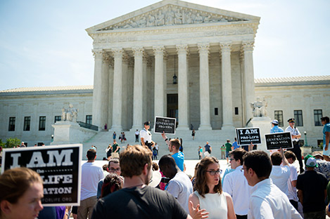 Photo of Pro-Life Protest in front of Supreme Court